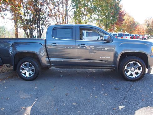 Used 2016 GMC Canyon SLE w/ SLE Convenience Package image 9