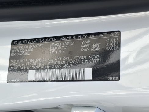Certified 2024 Volvo XC60 B5 Plus AWD/4WD image 37