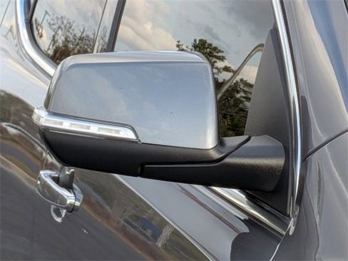 Used 2022 GMC Acadia Denali w/ Denali Technology Package image 8