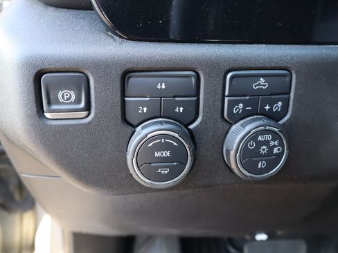 Used 2025 Chevrolet Silverado 2500 LT w/ Convenience Package AWD/4WD image 22
