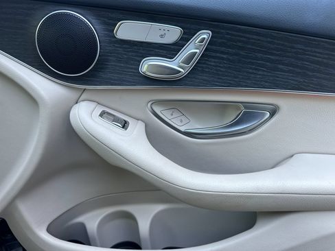 Certified 2022 Mercedes-Benz GLC 300 image 19