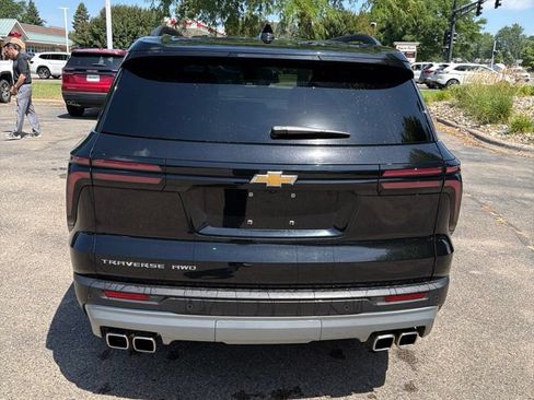 Used 2026 Chevrolet Traverse LT AWD/4WD image 9