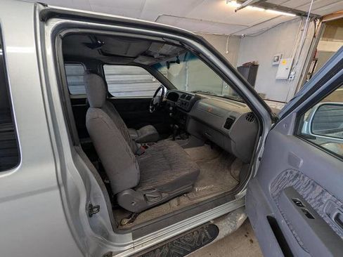 Used 2000 Nissan Frontier 4x4 King Cab V6 image 26