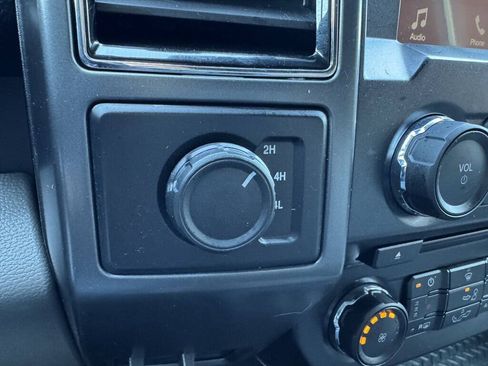 Used 2018 Ford F150 XLT w/ Equipment Group 302A Luxury AWD/4WD image 19