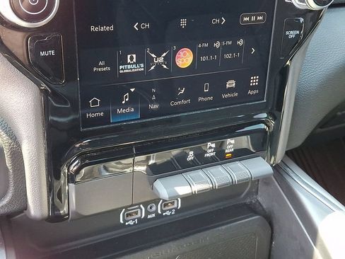 Used 2025 RAM 1500 Big Horn AWD/4WD image 16