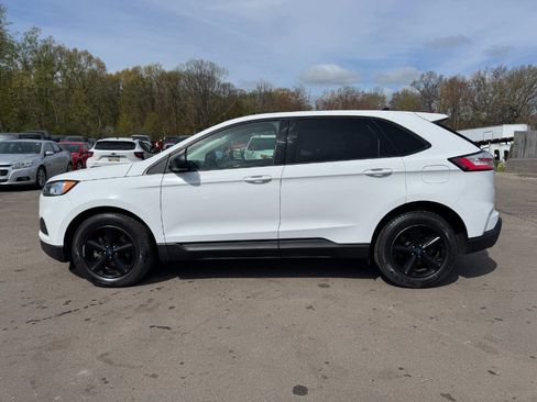 Used 2019 Ford Edge SE FWD image 2