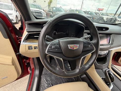 Used 2017 Cadillac XT5 FWD image 21