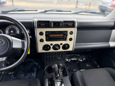 Used 2008 Toyota FJ Cruiser 4WD image 16