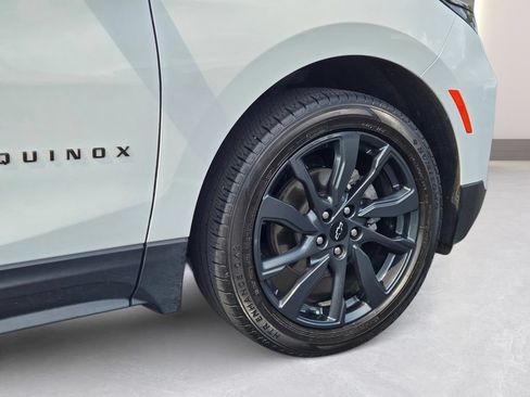 Used 2022 Chevrolet Equinox RS w/ Infotainment Package FWD image 5