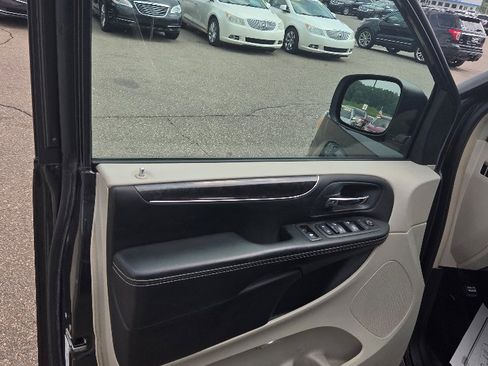 Used 2012 Chrysler Town & Country Touring w/ Entertainment Group #1 image 9