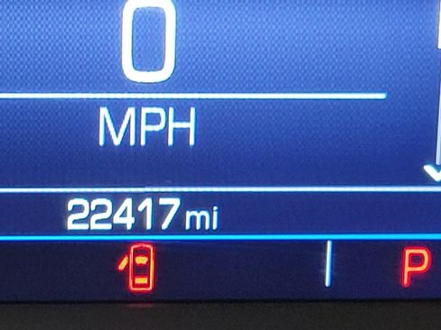 Used 2023 GMC Acadia SLE w/ Driver Convenience Package image 3