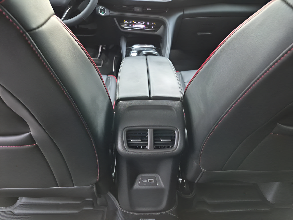 Used 2023 Buick Envision Essence w/ Sport Touring Package FWD image 29