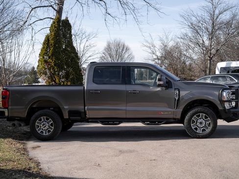 Used 2023 Ford F350 Lariat w/ FX4 Off-Road Package image 4