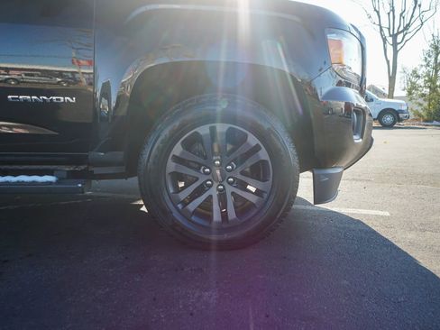 Used 2020 GMC Canyon SLE w/ Elevation Edition image 11