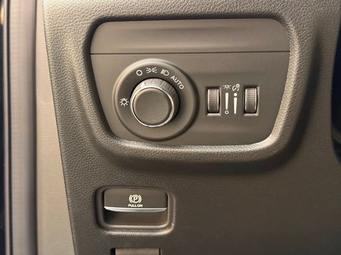 New 2026 Jeep Grand Cherokee Altitude AWD/4WD image 22