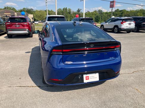 Certified 2026 Toyota Prius XLE FWD image 8