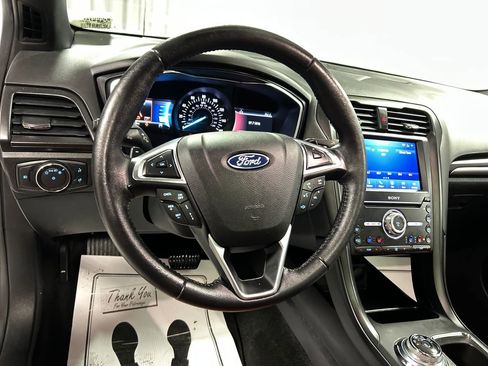 Used 2020 Ford Fusion Titanium image 13