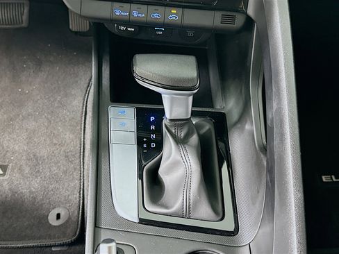 Used 2024 Hyundai Elantra SEL image 24