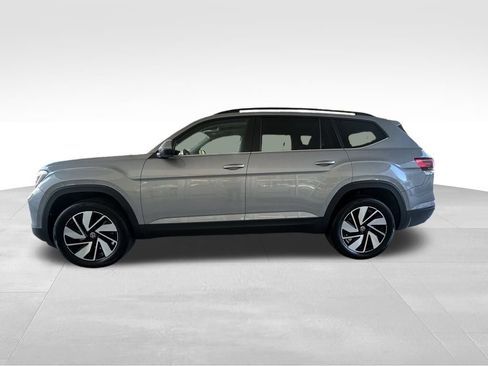 New 2026 Volkswagen Atlas SE FWD image 2