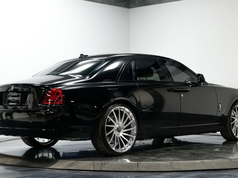 Used 2015 Rolls-Royce Ghost image 14