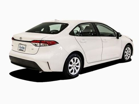 Used 2025 Toyota Corolla LE image 6