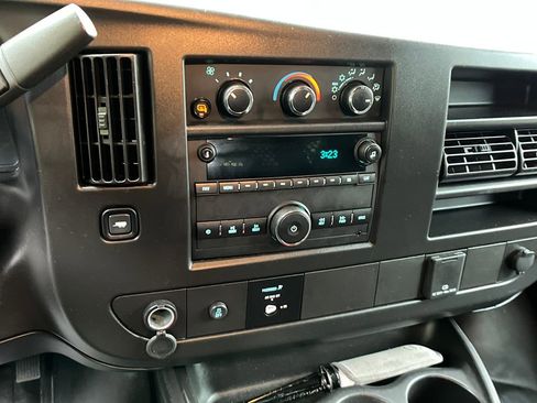 Used 2023 GMC Savana 2500 Work Van w/ Driver Convenience Package image 15