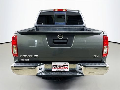 Used 2019 Nissan Frontier SV image 6