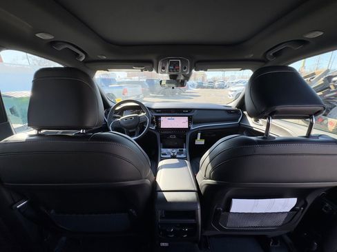 New 2026 Jeep Grand Cherokee Limited w/ Limited Altitude Package image 23