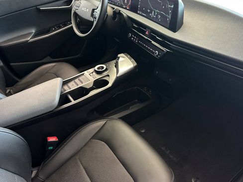 Used 2024 Kia EV6 Light RWD image 19