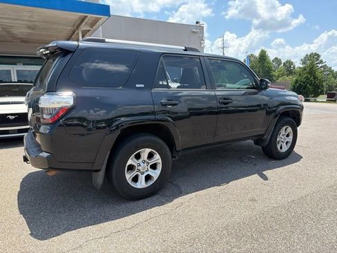 Used 2020 Toyota 4Runner SR5 Premium w/ Moonroof Package RWD image 6