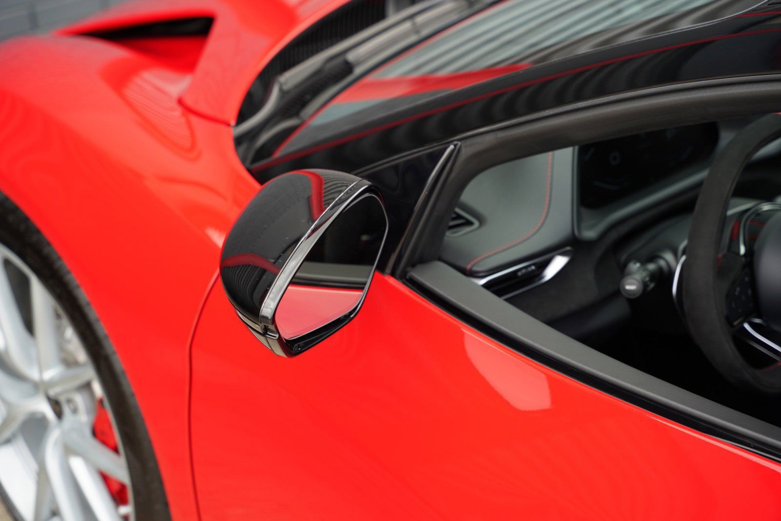 Used 2025 Lotus Emira RWD image 5