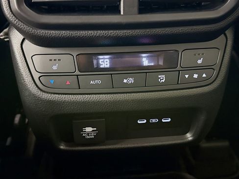 Used 2025 Honda Pilot Elite image 27