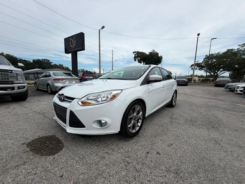 Used 2014 Ford Focus SE w/ Equipment Group 201A FWD image 1