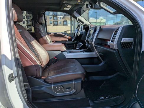 Used 2015 Ford F150 Platinum w/ Equipment Group 701A Luxury image 30