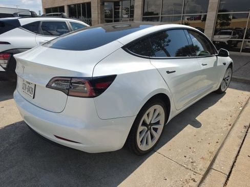 Used 2023 Tesla Model 3 Standard Range RWD image 3