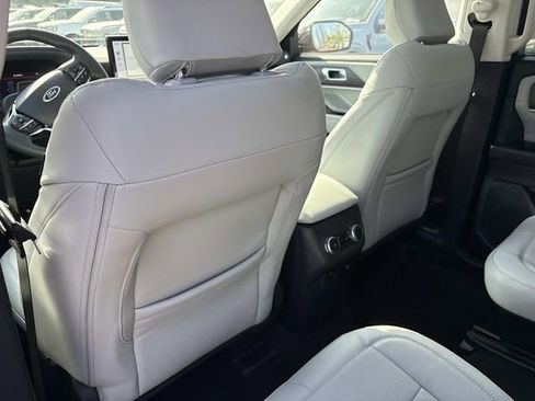 New 2026 Ford Explorer Platinum AWD/4WD image 18