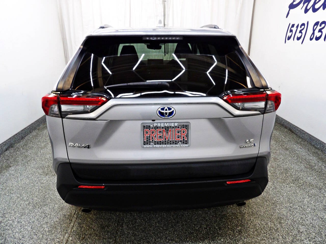 Used 2021 Toyota RAV4 LE AWD/4WD image 5