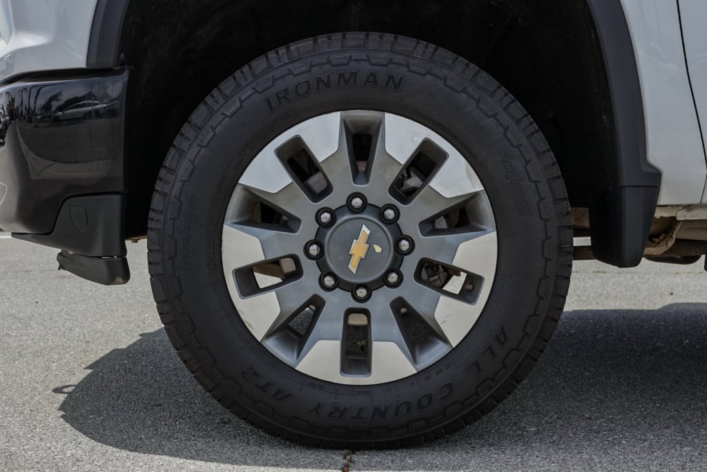 Used 2022 Chevrolet Silverado 2500 Custom w/ Custom Value Package AWD/4WD image 13