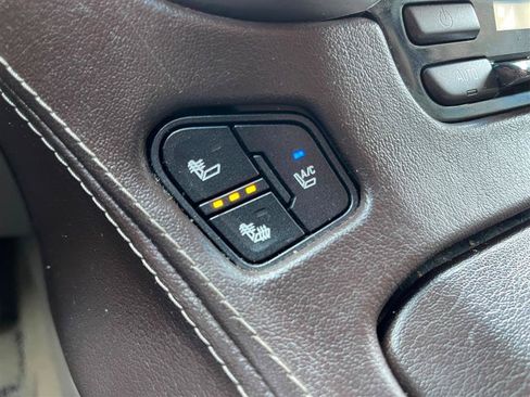 Used 2015 Chevrolet Suburban LTZ AWD/4WD image 25