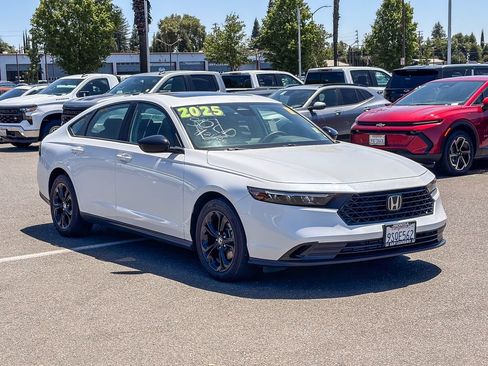 Used 2025 Honda Accord SE image 5