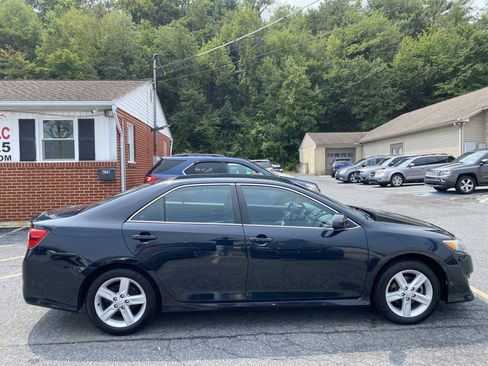 Used 2014 Toyota Camry SE FWD image 3