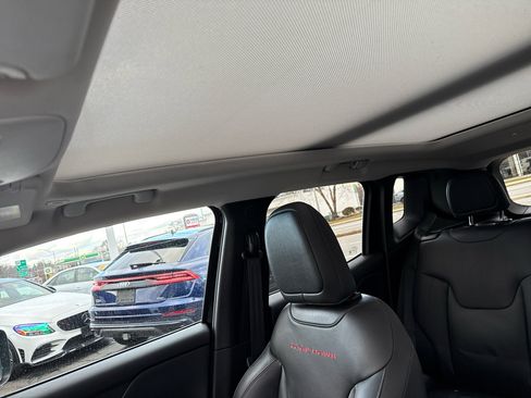 Used 2019 Jeep Renegade Trailhawk image 54