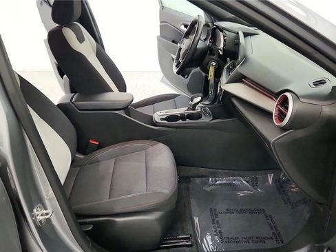 Used 2024 Chevrolet Trax RS w/ Driver Confidence Package image 36