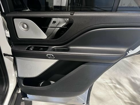 Used 2023 Lincoln Aviator Reserve w/ Equipment Group 201A AWD/4WD image 22