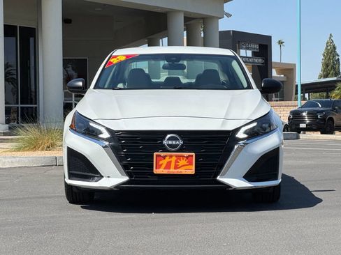 Used 2025 Nissan Altima 2.5 SV FWD image 8