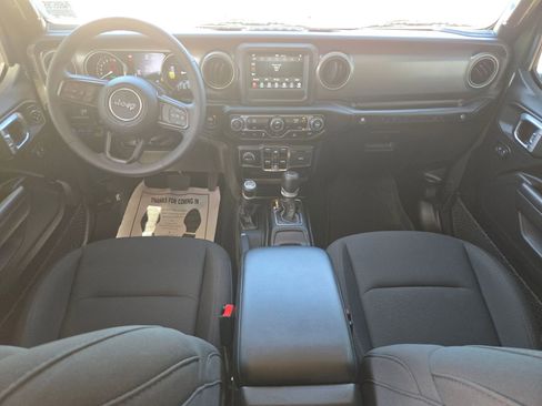 Certified 2023 Jeep Wrangler Unlimited w/ Convenience Group AWD/4WD image 15