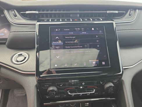 New 2025 Jeep Grand Cherokee Laredo X w/ Luxury Tech Group I AWD/4WD image 7