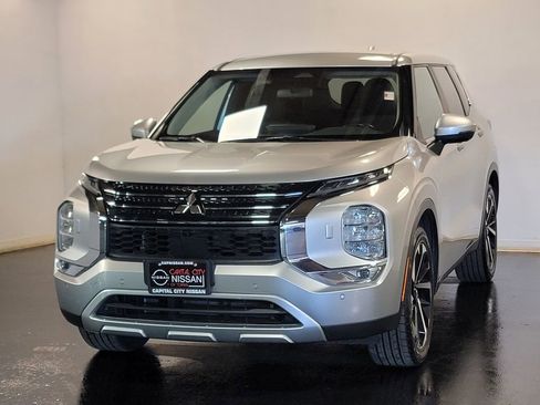 Used 2024 Mitsubishi Outlander SE AWD/4WD image 4