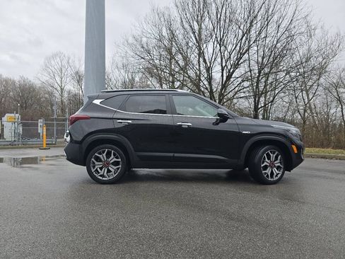 Used 2022 Kia Seltos SX w/ Sunroof Package image 18