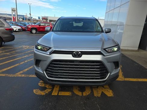 Used 2025 Toyota Grand Highlander XLE image 10